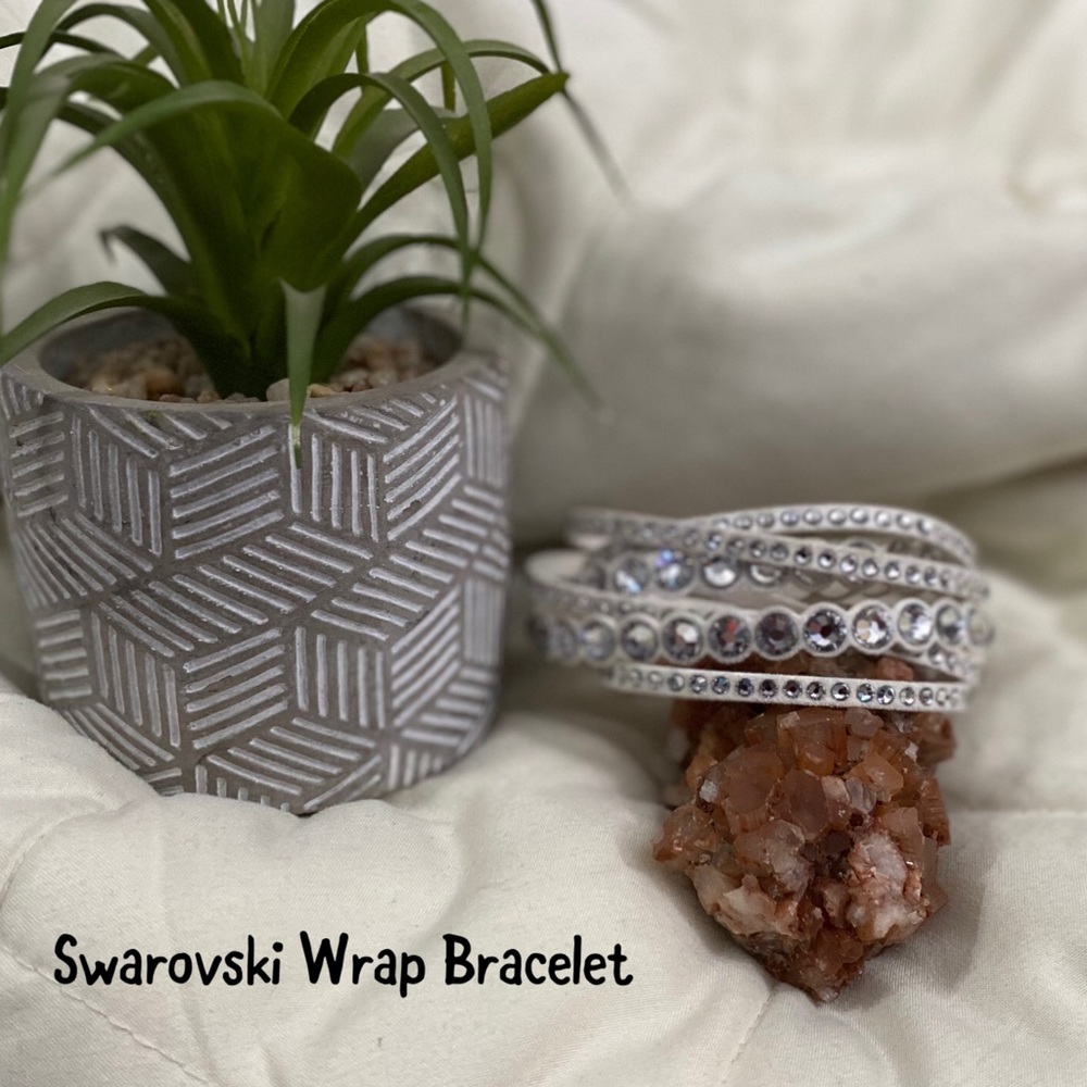 White Swarovski crystal slake